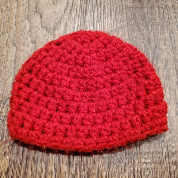 Handmade Red Crochet Winter Hat Beanie Baby Girl Christmas Holiday Cozy Newborn - Picture 1 of 3